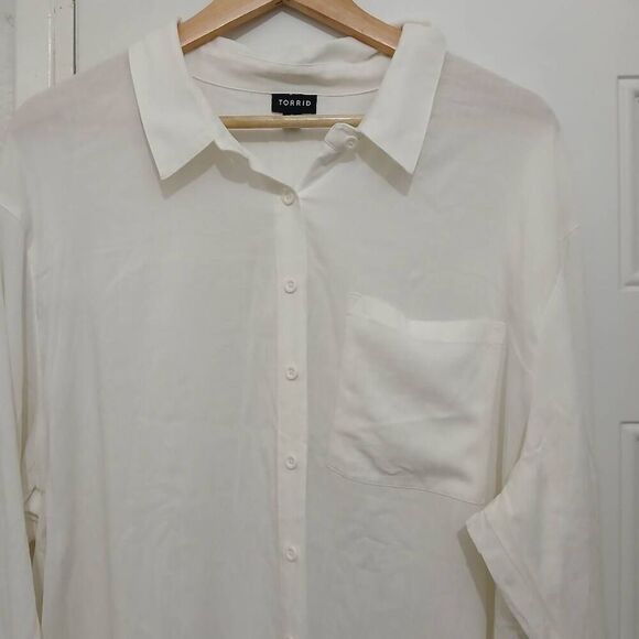 Torrid womens size 2xl longsleeve white soft button down shirt - Picture 2 of 6